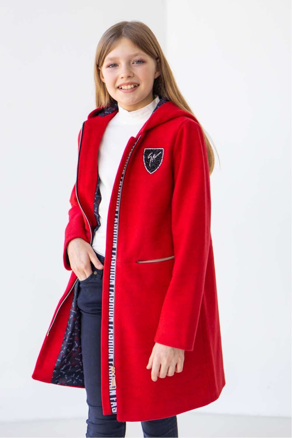Червоне демісезонне пальто для дівчинки